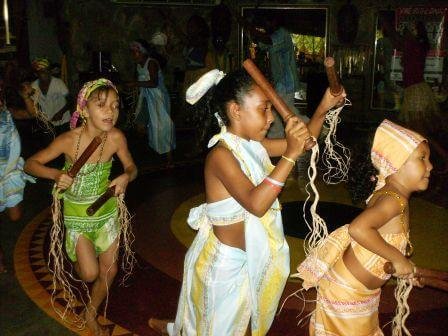 Ojó Odé: Maculelê (dança e toque)
