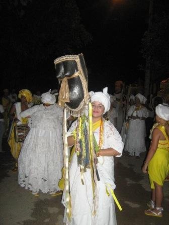 Afoxé Ayó Delê - Xirê Iriti Lonã 2009 - Ariana, carregando duas barrigas