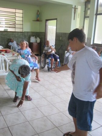 Dançaterapia no Asilo