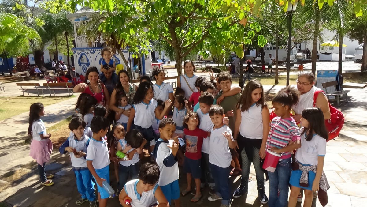 Crianças da Vila Esperança no FICA 2015