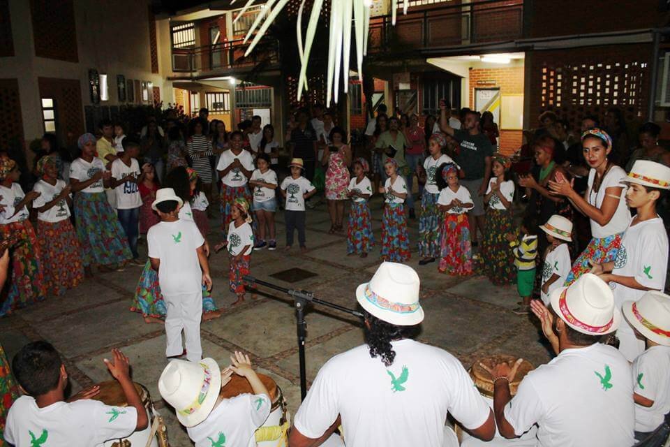 SAMBA DE RODA DA VILA na Calourada 2017 da UEG