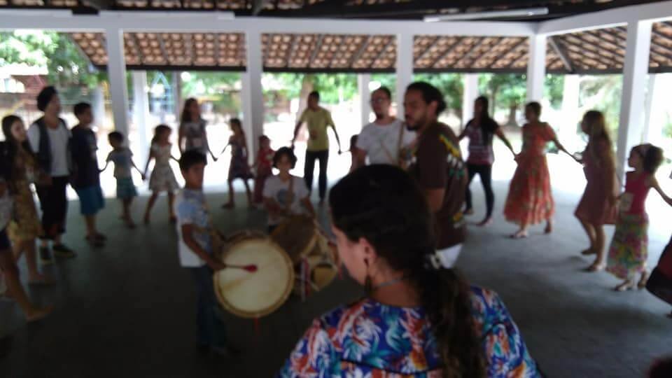 Olha a Ciranda! Bem no meio da praça, bem no meio da rua…