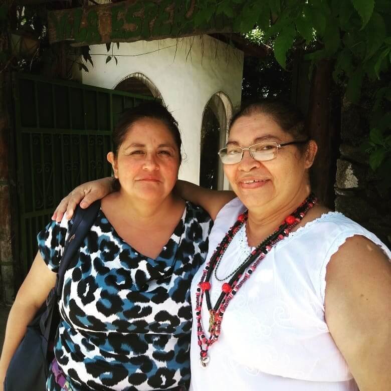Professora Mapuche, do Chile, visita a Vila Esperança.