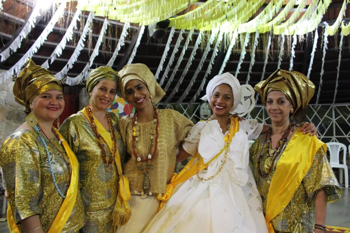 Afoxé Ayó Delê, um desfile de alegria, cor e amor.