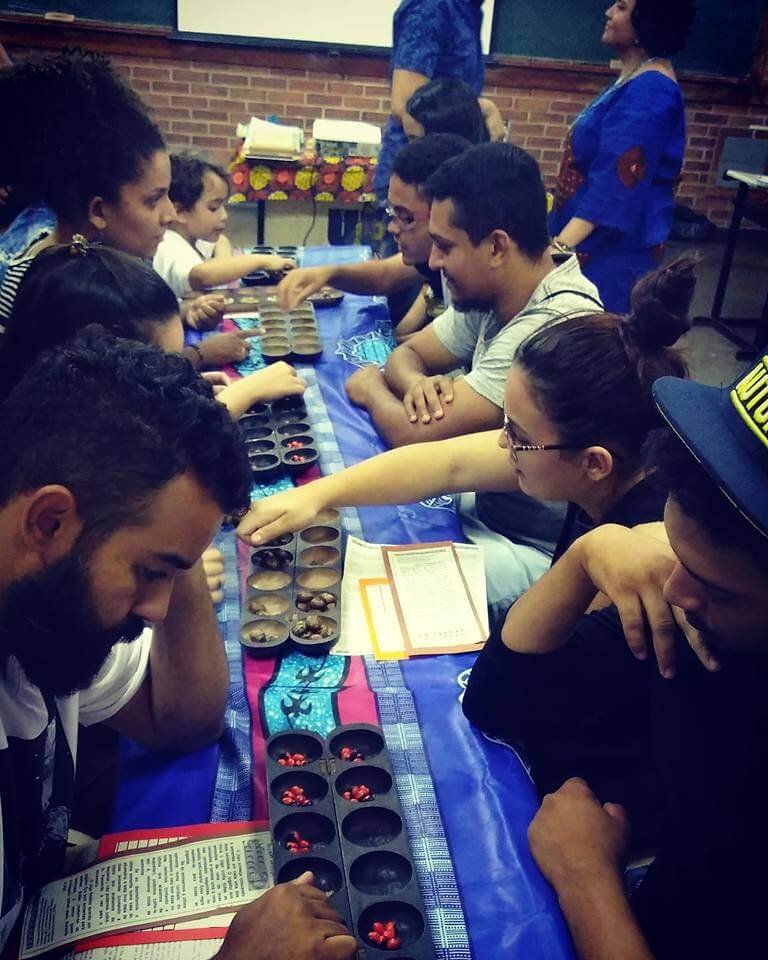 “A Vivência do Jogo Ayó/Ori: Decolonialidade e Etnomatemática”