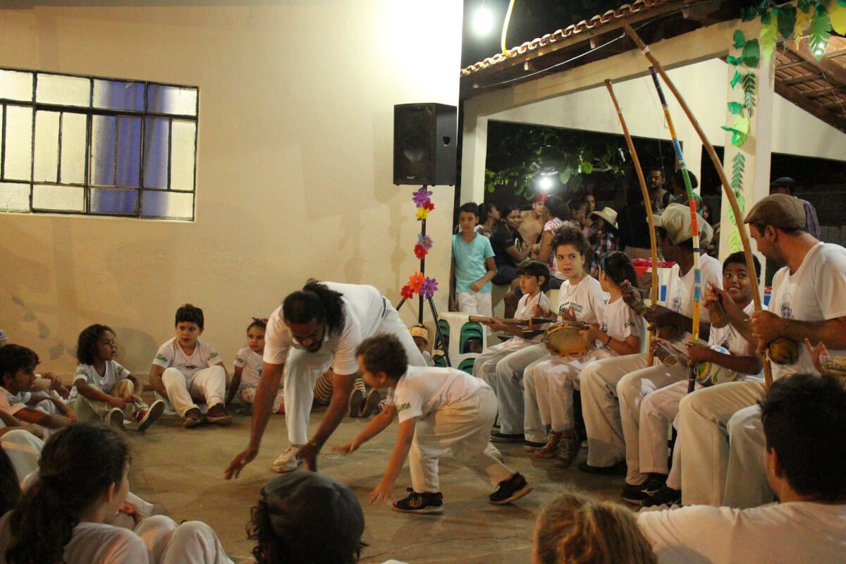 “Vila, lá”: Capoeira Angola no “Folclorarte” da Escola Estadual Dom Abel