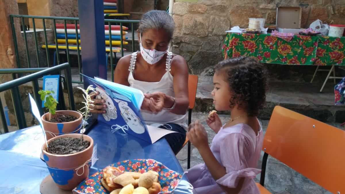 Lanche com vovó e vovô
