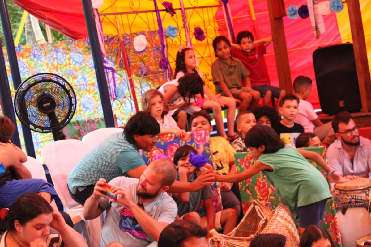 Celebração Intergeneracional: Festa dos Avós no Circo da Vila Esperança