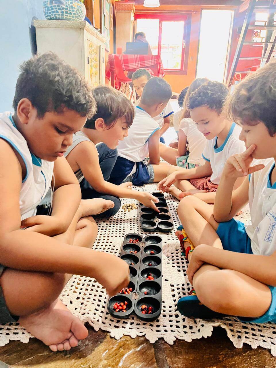 Crianças da Odé Kayodê Aprendem Matemática e Liderança com Cultura Indígena e Africana